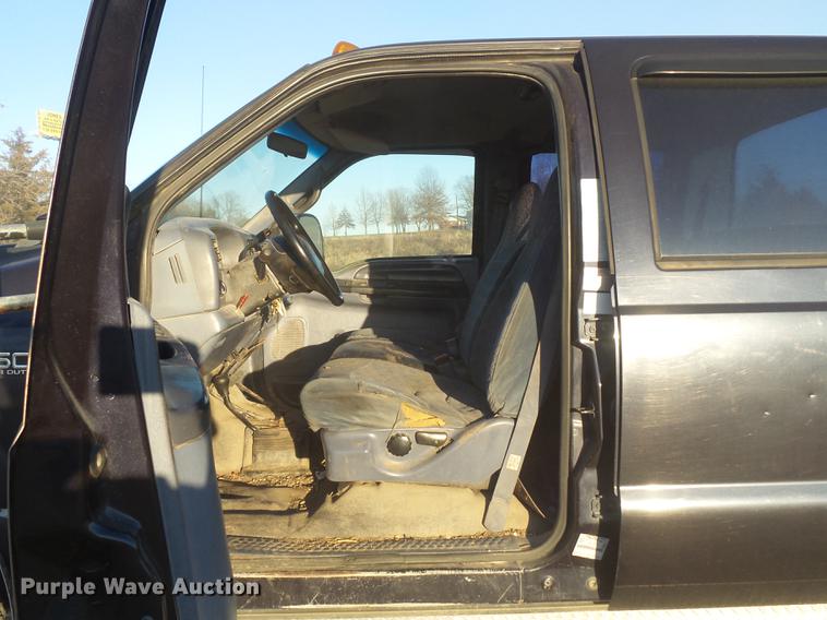 image for item DC7494 1999 Ford F350 Super Duty XLT Crew Cab utility bed pickup truck