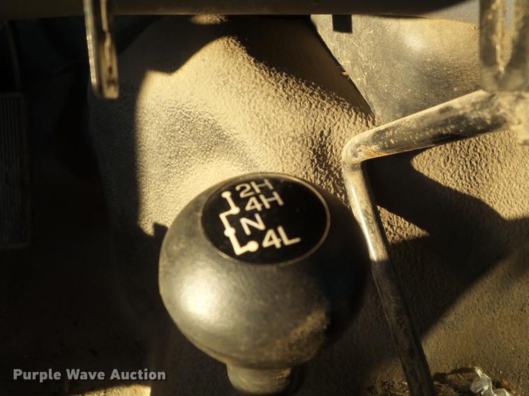 image for item DC7494 1999 Ford F350 Super Duty XLT Crew Cab utility bed pickup truck