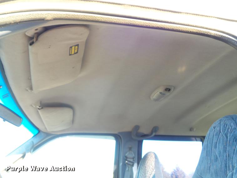 image for item DC7494 1999 Ford F350 Super Duty XLT Crew Cab utility bed pickup truck