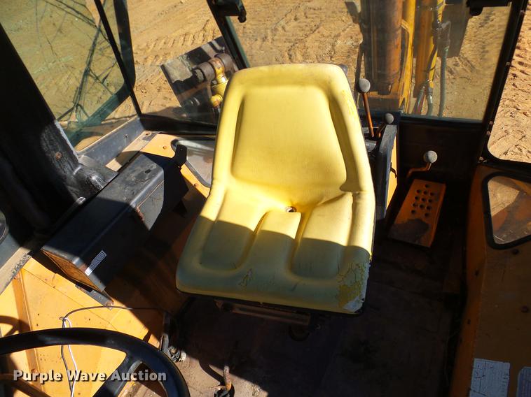 image for item DD1434 1982 Case 580D backhoe