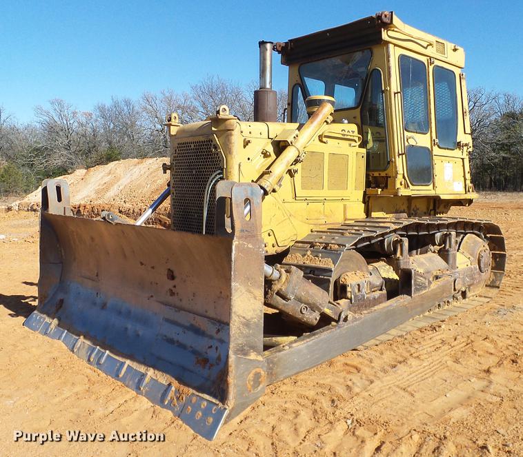 image for item DD1435 1983 Caterpillar D6D dozer