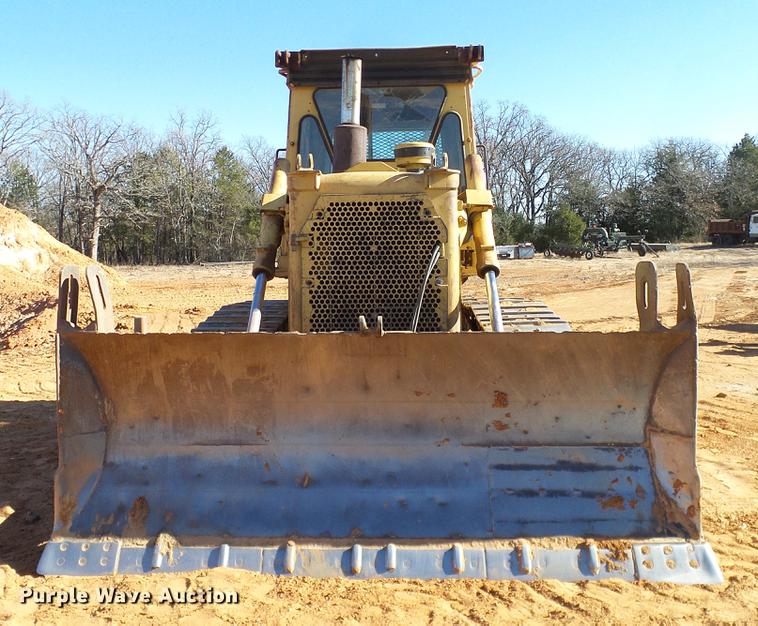 image for item DD1435 1983 Caterpillar D6D dozer