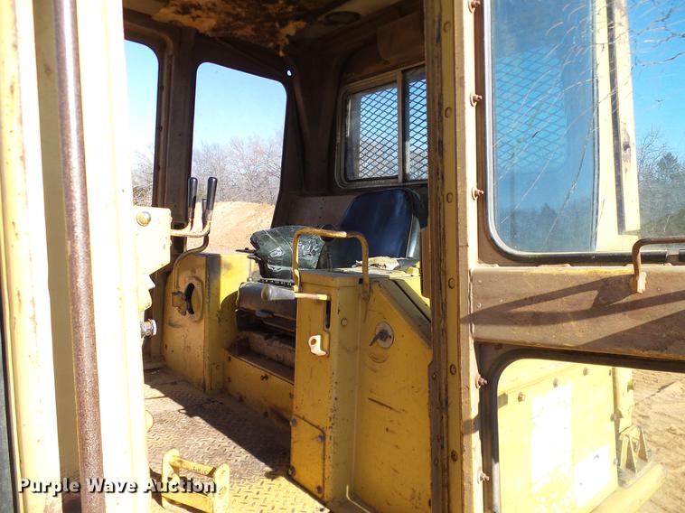 image for item DD1435 1983 Caterpillar D6D dozer