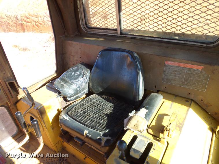 image for item DD1435 1983 Caterpillar D6D dozer