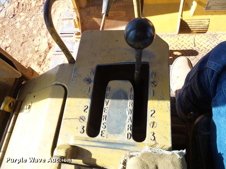 image for item DD1435 1983 Caterpillar D6D dozer