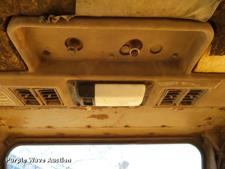 image for item DD1435 1983 Caterpillar D6D dozer