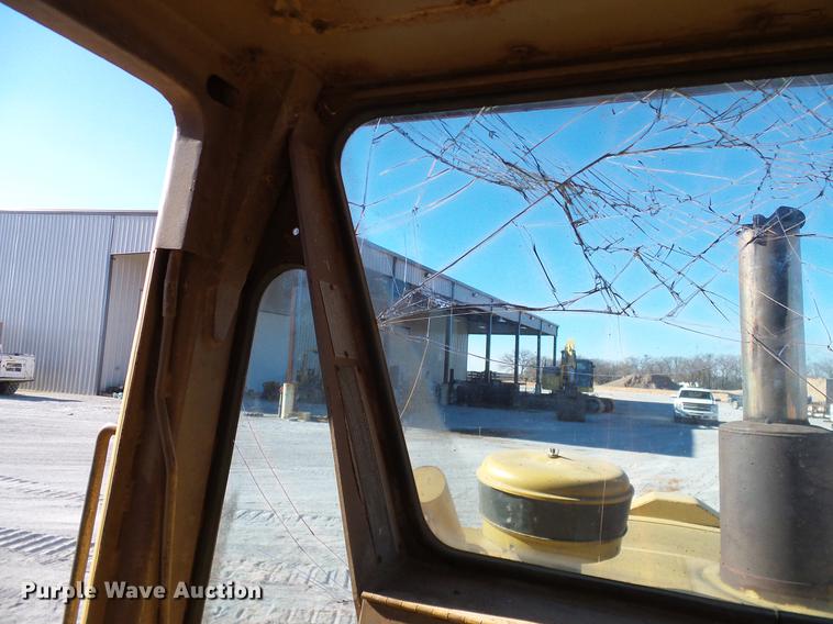 image for item DD1435 1983 Caterpillar D6D dozer