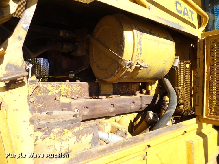 image for item DD1435 1983 Caterpillar D6D dozer