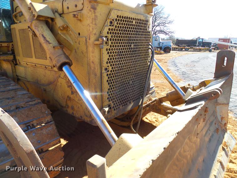 image for item DD1435 1983 Caterpillar D6D dozer