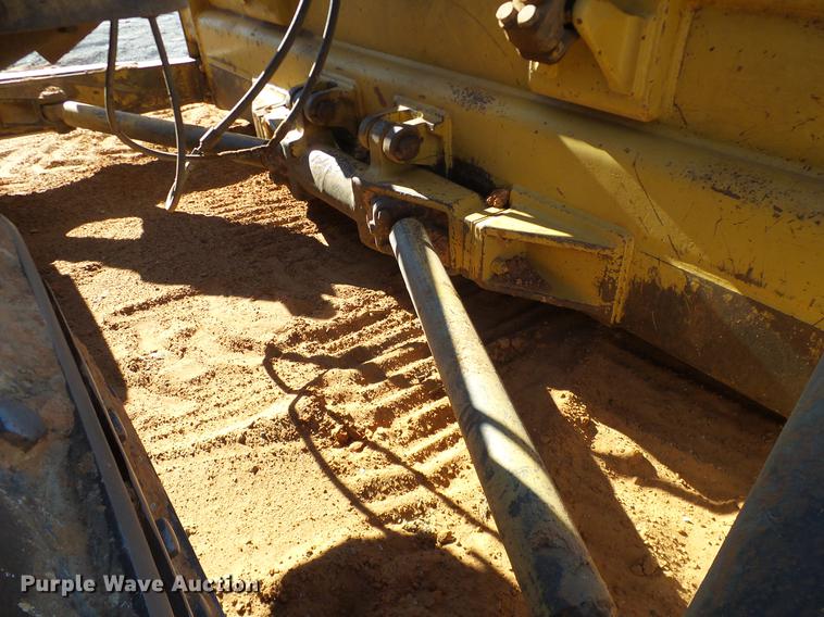 image for item DD1435 1983 Caterpillar D6D dozer