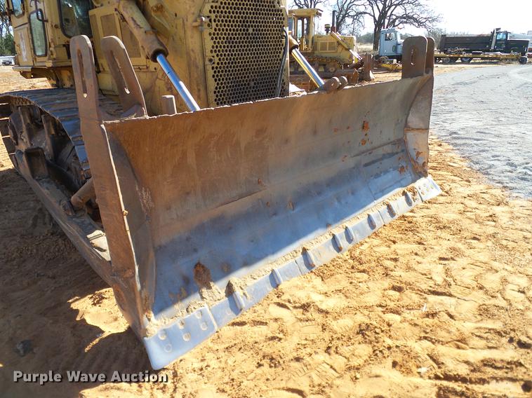 image for item DD1435 1983 Caterpillar D6D dozer