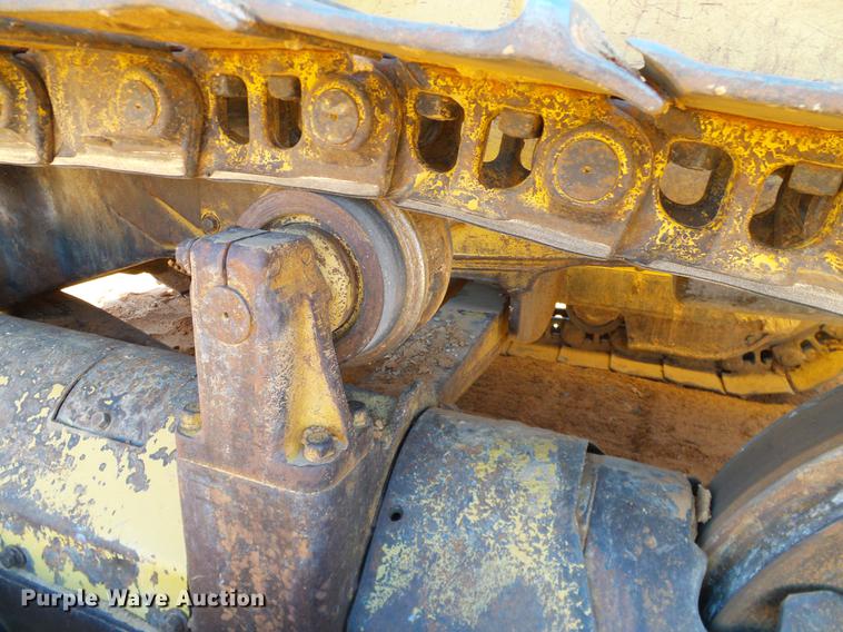image for item DD1435 1983 Caterpillar D6D dozer