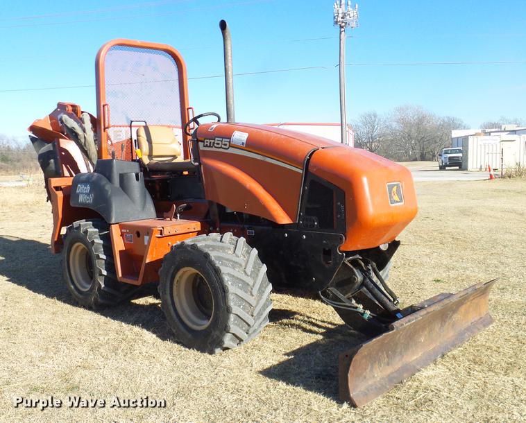 image for item DD1438 2005 Ditch Witch RT55 rock saw