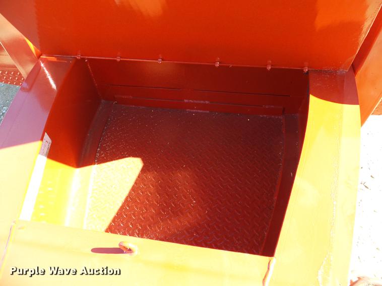 image for item DD1439 2015 Kaufman 74097 equipment trailer