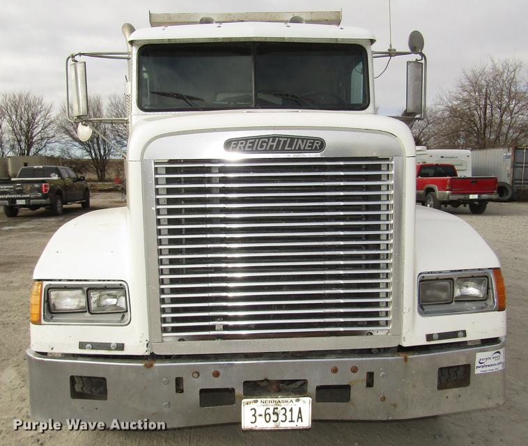 image for item DD2955 2000 Freightliner FLD120 dump truck