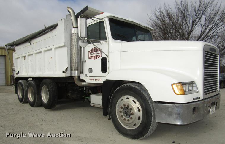 image for item DD2955 2000 Freightliner FLD120 dump truck