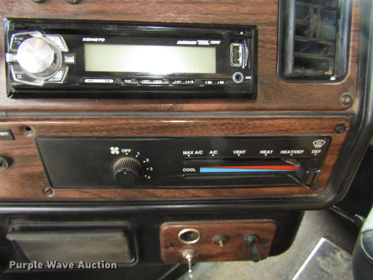 image for item DD2955 2000 Freightliner FLD120 dump truck