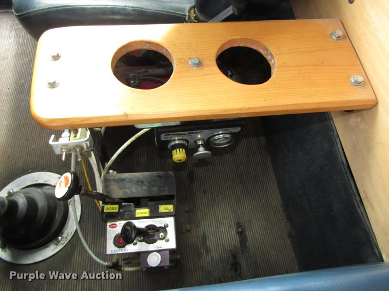 image for item DD2955 2000 Freightliner FLD120 dump truck