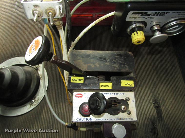 image for item DD2955 2000 Freightliner FLD120 dump truck