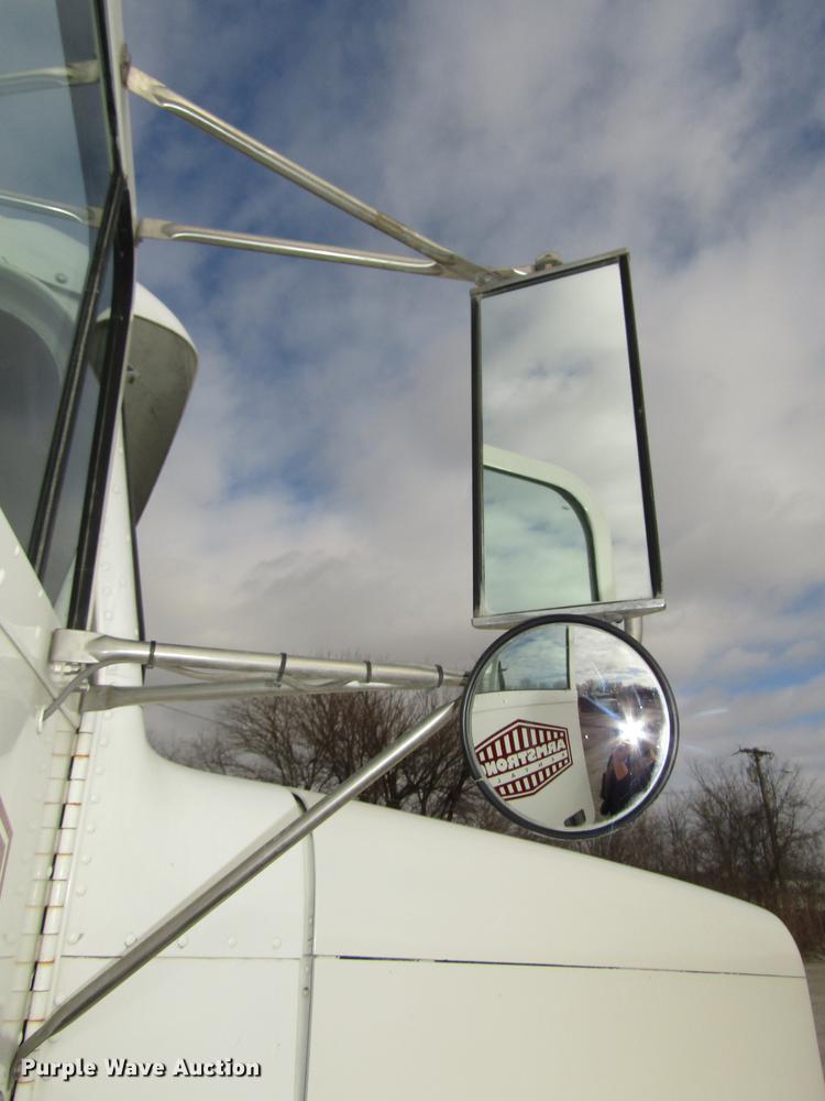 image for item DD2955 2000 Freightliner FLD120 dump truck