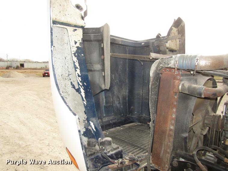 image for item DD2955 2000 Freightliner FLD120 dump truck