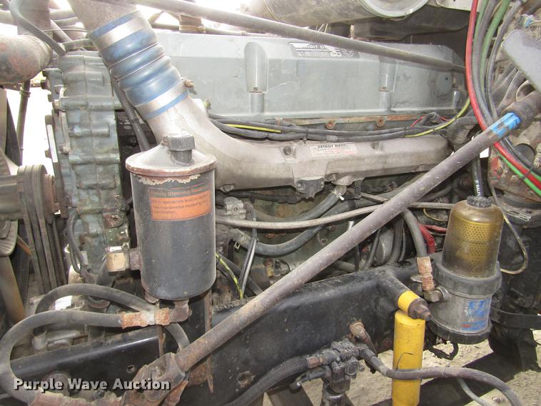 image for item DD2955 2000 Freightliner FLD120 dump truck