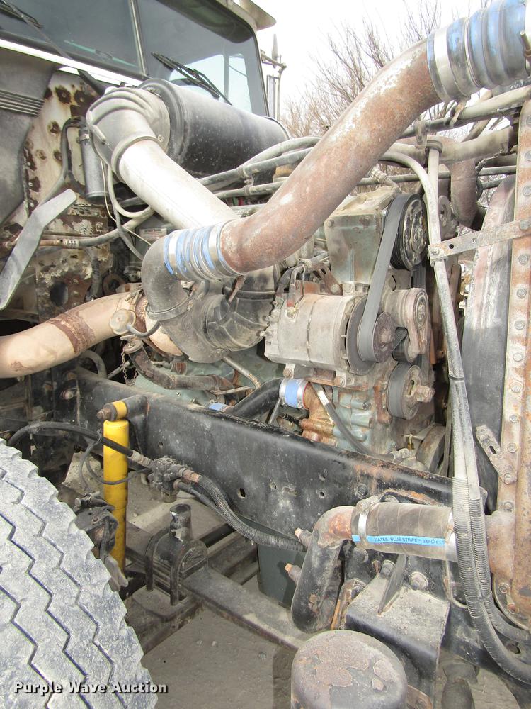 image for item DD2955 2000 Freightliner FLD120 dump truck