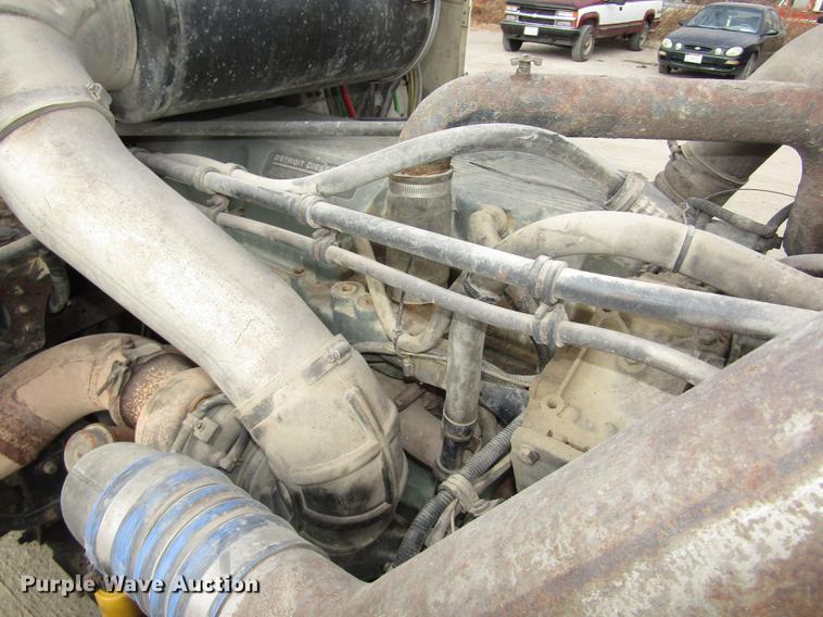 image for item DD2955 2000 Freightliner FLD120 dump truck