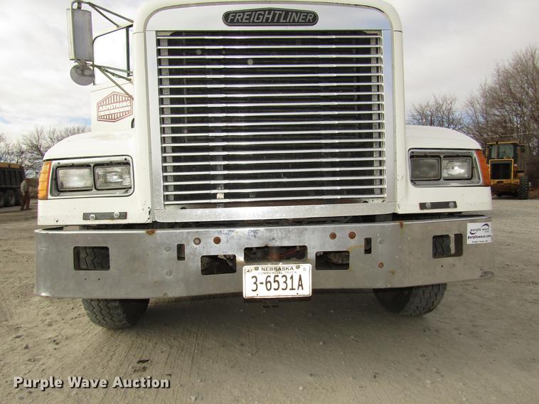 image for item DD2955 2000 Freightliner FLD120 dump truck