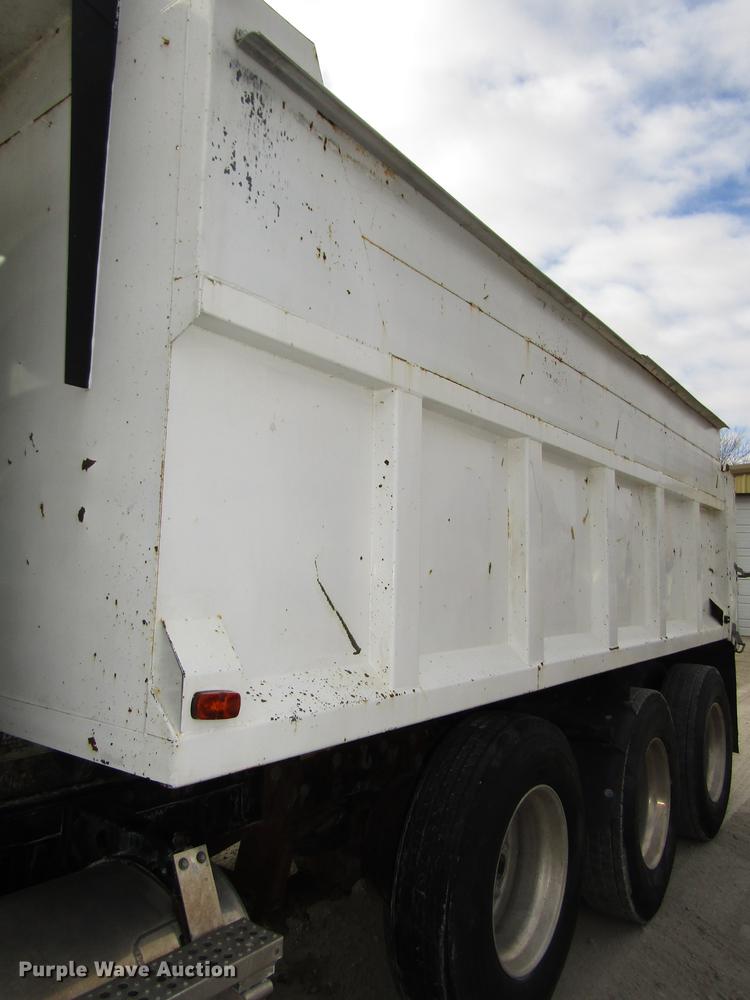 image for item DD2955 2000 Freightliner FLD120 dump truck