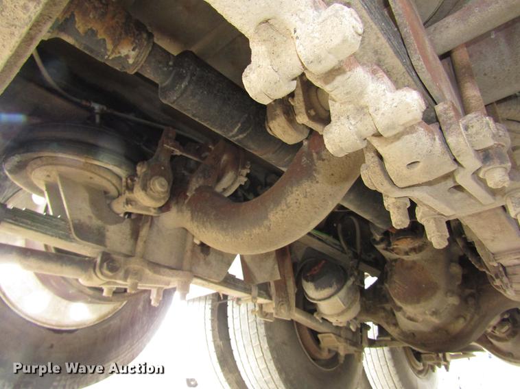 image for item DD2955 2000 Freightliner FLD120 dump truck