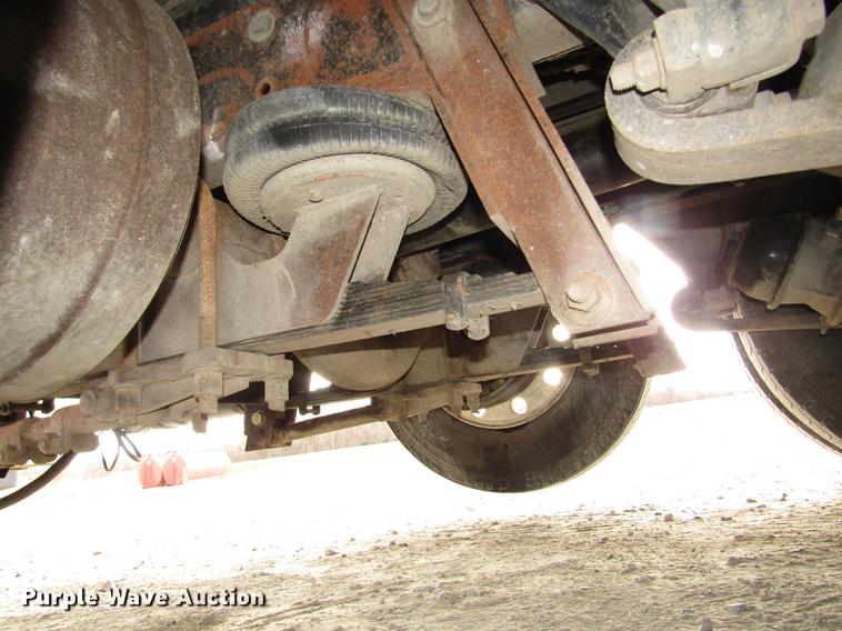 image for item DD2955 2000 Freightliner FLD120 dump truck