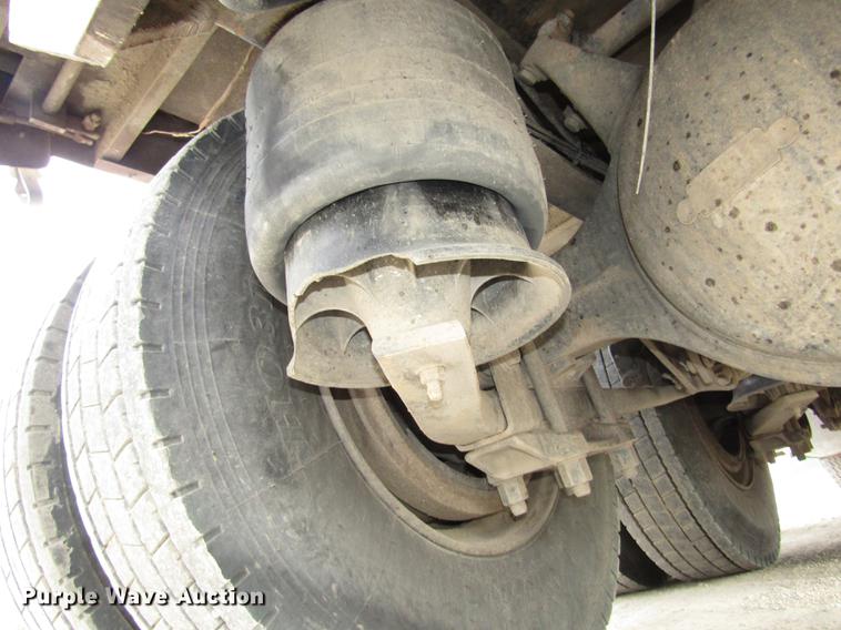 image for item DD2955 2000 Freightliner FLD120 dump truck