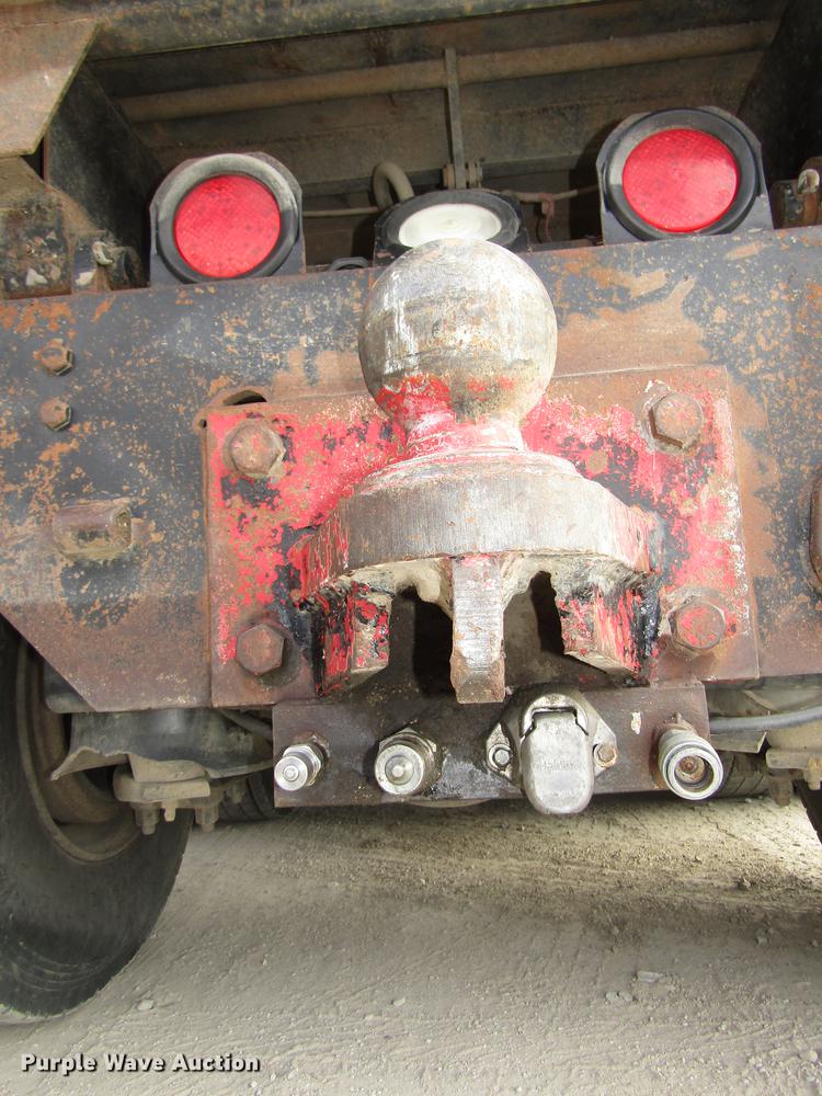 image for item DD2955 2000 Freightliner FLD120 dump truck