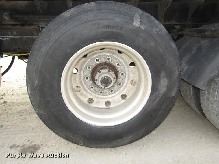 image for item DD2955 2000 Freightliner FLD120 dump truck