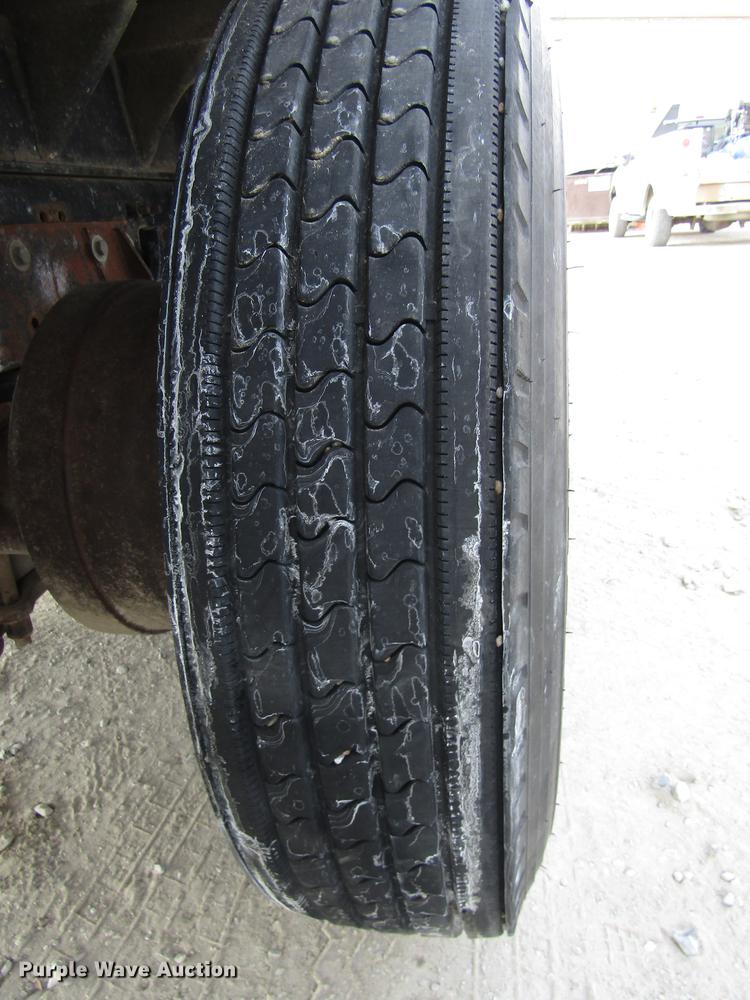 image for item DD2955 2000 Freightliner FLD120 dump truck