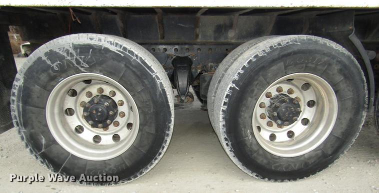 image for item DD2955 2000 Freightliner FLD120 dump truck