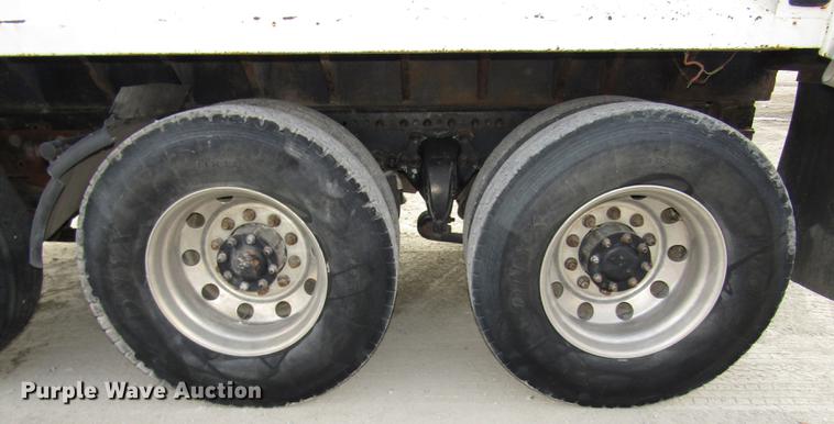 image for item DD2955 2000 Freightliner FLD120 dump truck