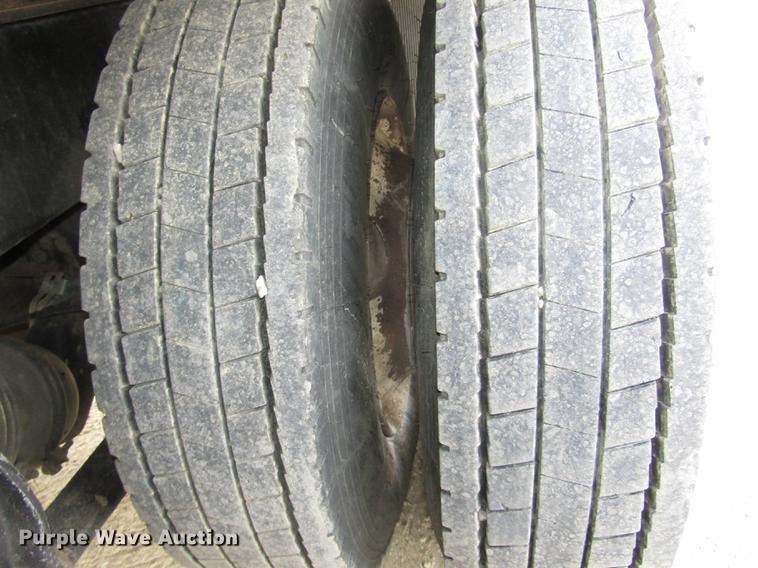 image for item DD2955 2000 Freightliner FLD120 dump truck