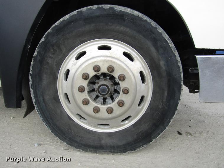 image for item DD2955 2000 Freightliner FLD120 dump truck