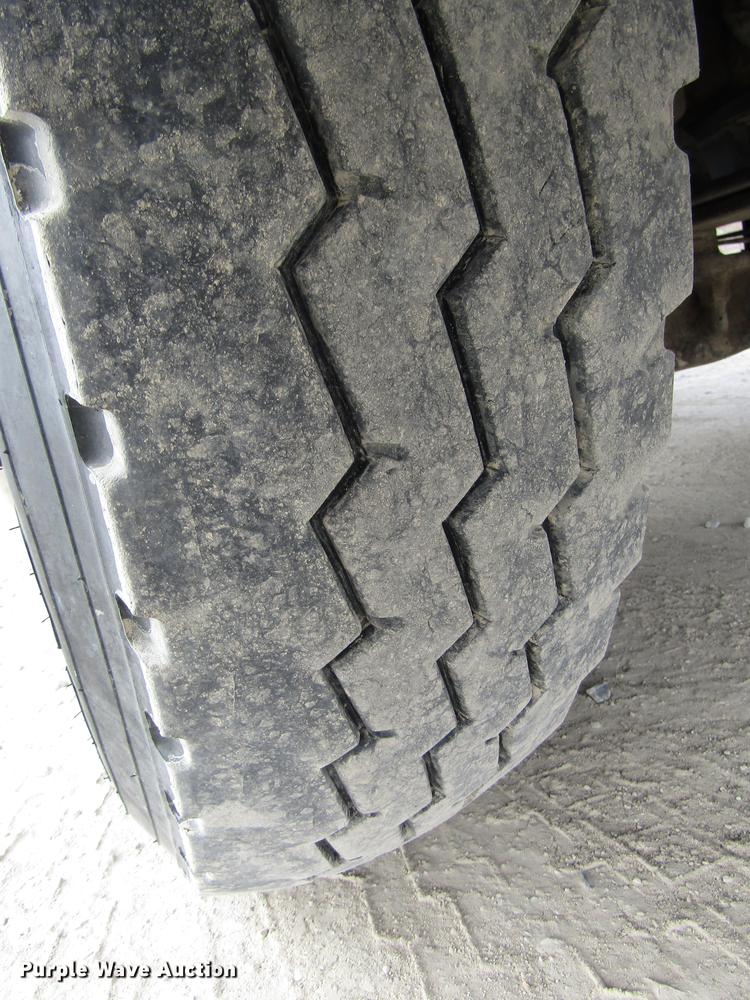 image for item DD2955 2000 Freightliner FLD120 dump truck