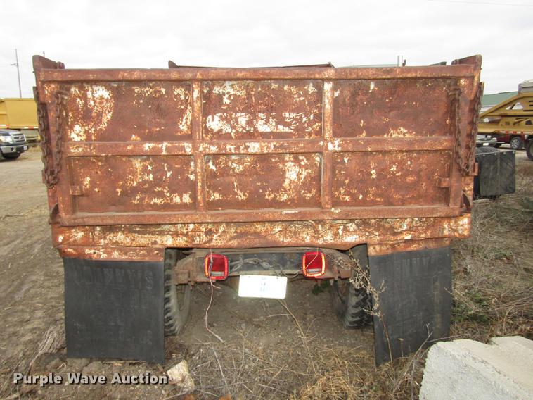 image for item DD2956 1974 Ford F600 dump truck