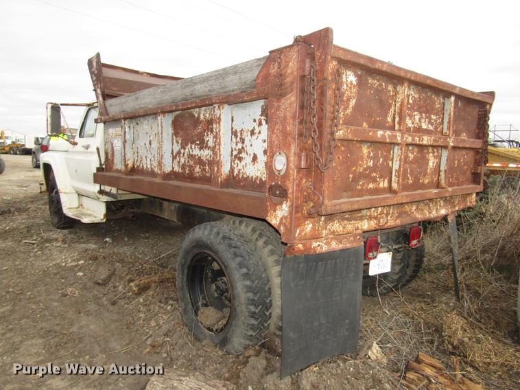 image for item DD2956 1974 Ford F600 dump truck