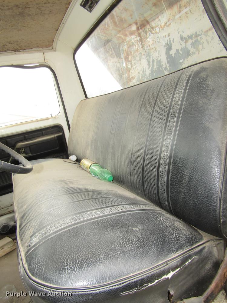 image for item DD2956 1974 Ford F600 dump truck