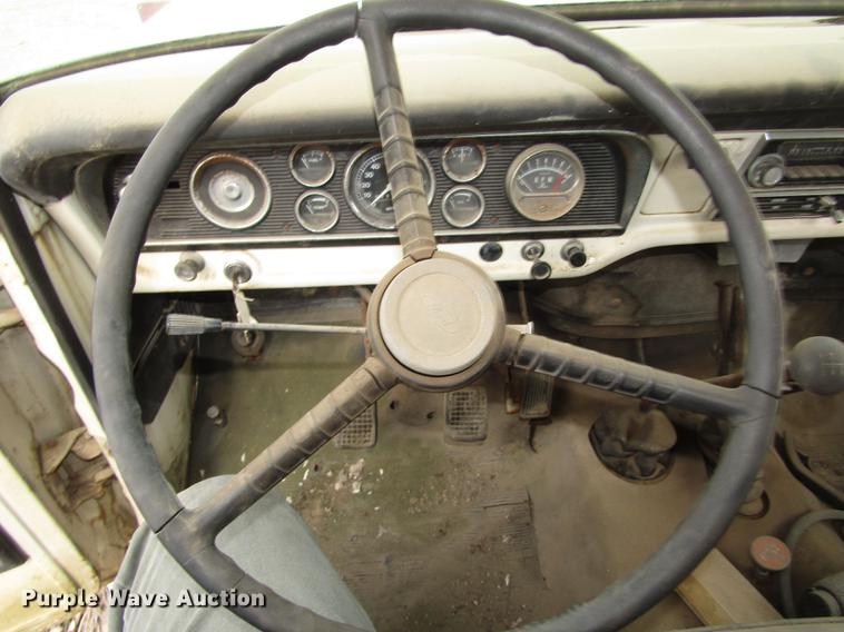 image for item DD2956 1974 Ford F600 dump truck