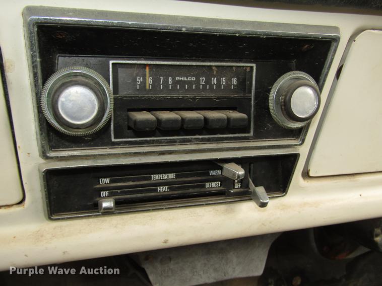 image for item DD2956 1974 Ford F600 dump truck