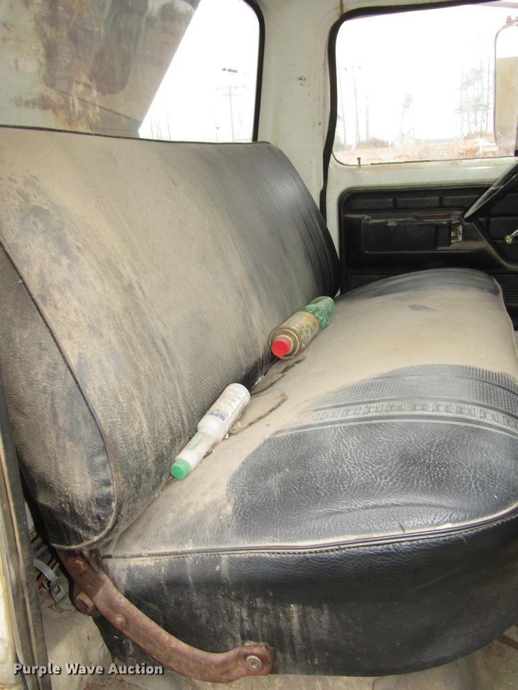 image for item DD2956 1974 Ford F600 dump truck