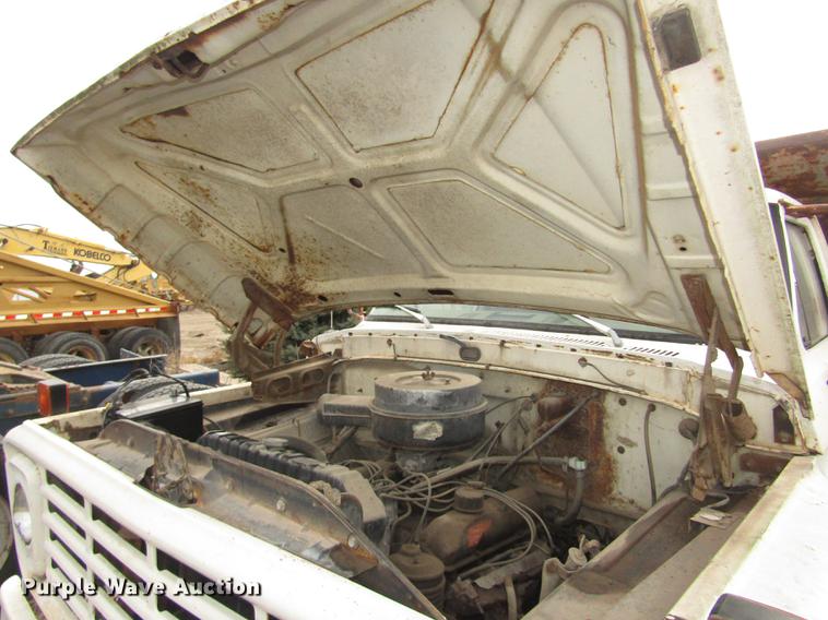 image for item DD2956 1974 Ford F600 dump truck