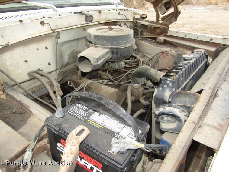 image for item DD2956 1974 Ford F600 dump truck