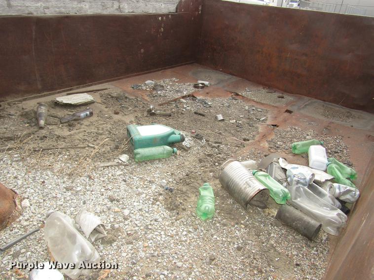 image for item DD2956 1974 Ford F600 dump truck